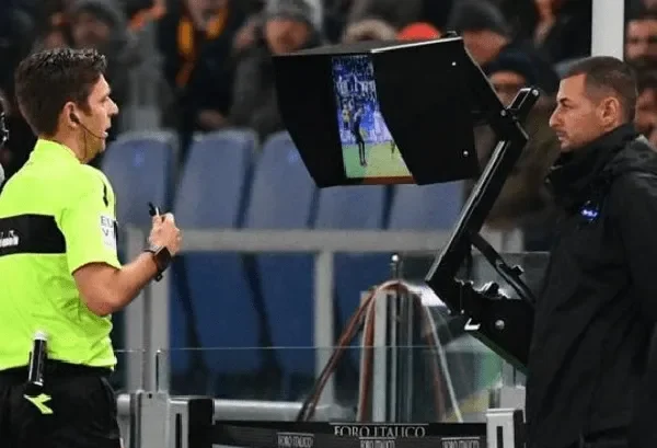 thach-thuc-lien-quan-den-var-trong-ca-do-bong-da-7mcn-min_11zon